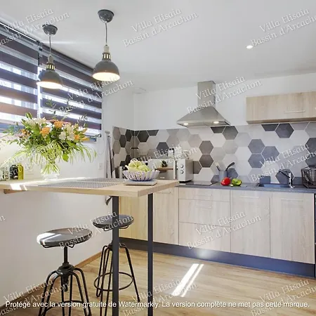 Apartment Climatise Elisaia Location De Meubles De Tourisme Ares